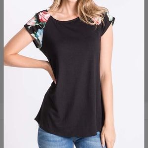 Black & Rose Floral Contrast Cap-Sleeve Tee, M